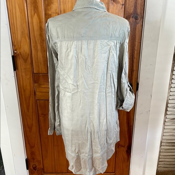 Holding Horses Anthropologie Button-Up Shirt Tunic Sage Green Neutral Small - Picture 4 of 11